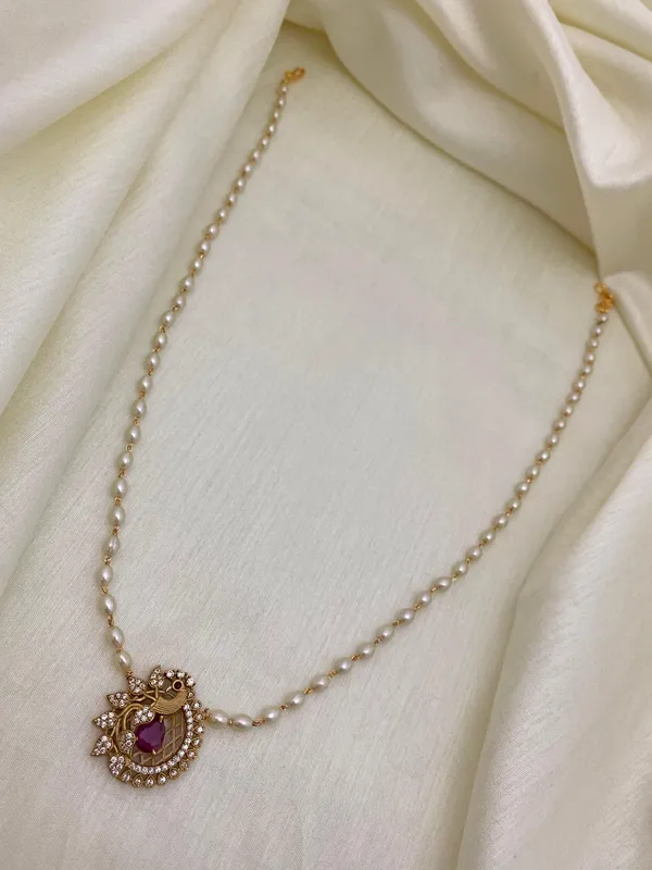 Latest_Peacock_design_Single_line_Pearl_Necklace