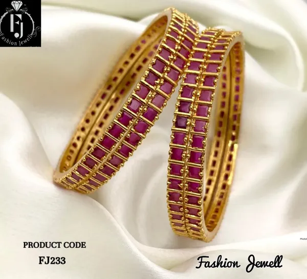 Traditional_Ruby_Emrald_Box_Bangle