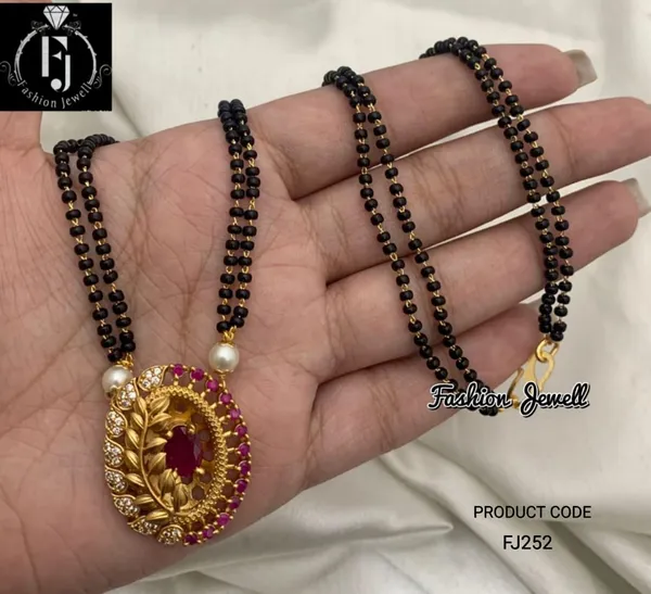 Gorgeous_Leaf_design_Pendant_Mangalsutra