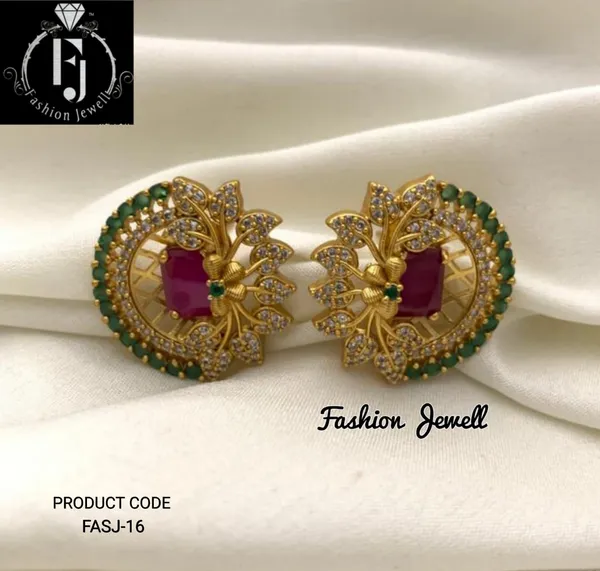 Exclusive_Flower_designed_Ear_stud