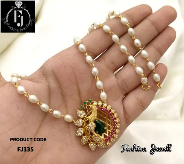 Peacock_Antique_Pearl_Chain_Pendant