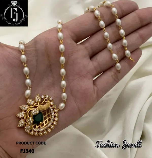 Peacock_Antique_Pearl_Chain_Pendant