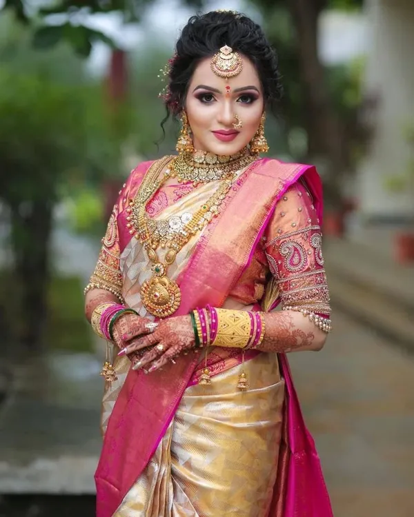 Cream_Soft_Lichi_Silk_Saree_With_Unstitched_Blouse_For_Women