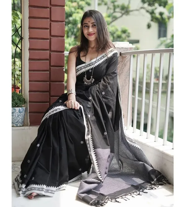 Black_Soft_Cotton_Saree_With_Unstitched_Blouse_For_Women