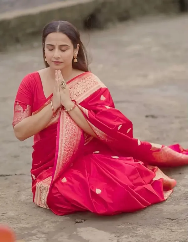 Pink_Soft_Cotton_Saree_With_Unstitched_Blouse_For_Women