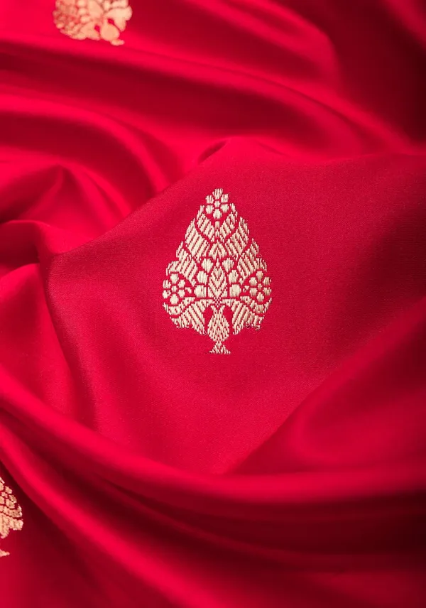 Pink_Soft_Cotton_Saree_With_Unstitched_Blouse_For_Women