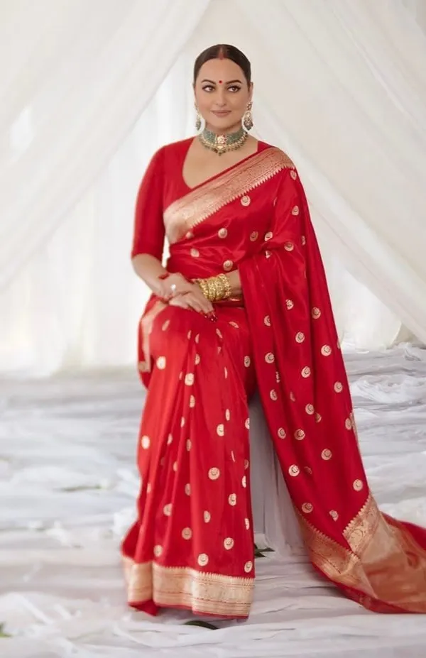 Red_Soft_Cotton_Saree_With_Unstitched_Blouse_For_Women