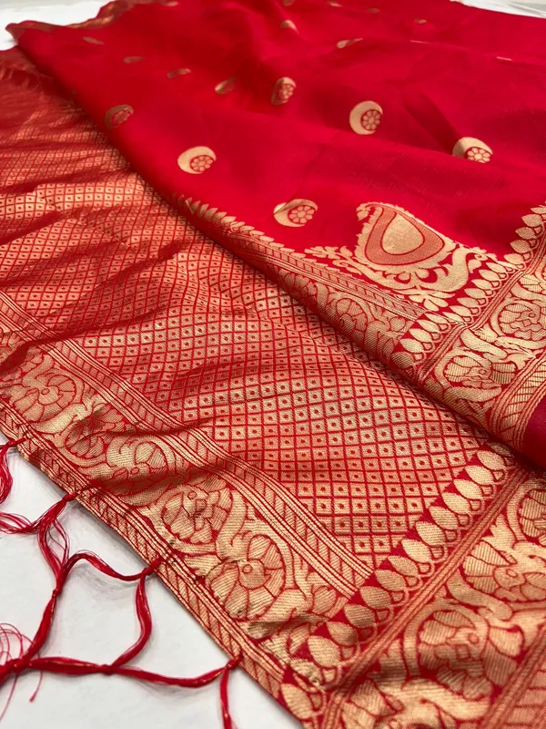 Red_Soft_Cotton_Saree_With_Unstitched_Blouse_For_Women