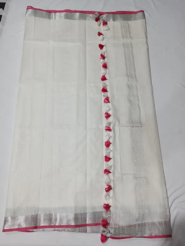 Women's_Linen_Slub_Saree_With_Contrast_Blouse_Piece