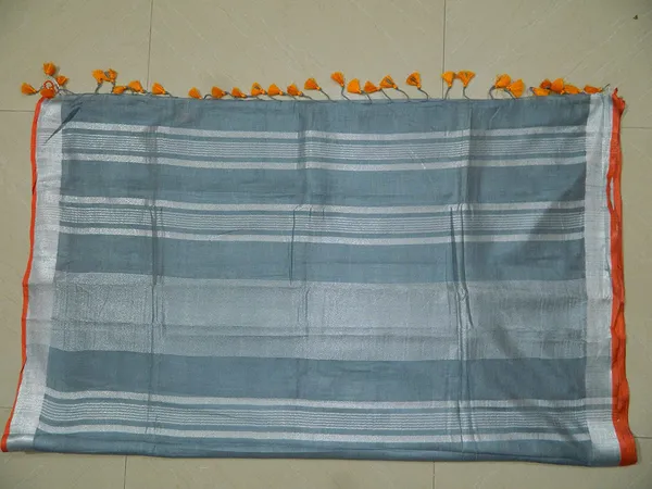 Women's_Linen_Slub_Saree_With_Contrast_Blouse_Piece