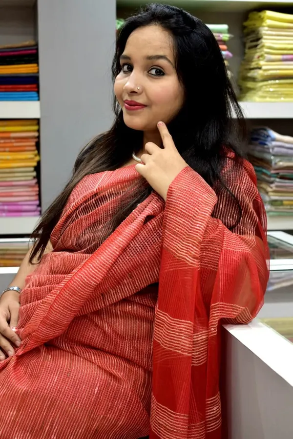 Red_Organza_Art_Silk_Saree_With_Running_Blouse_Piece_For_Women