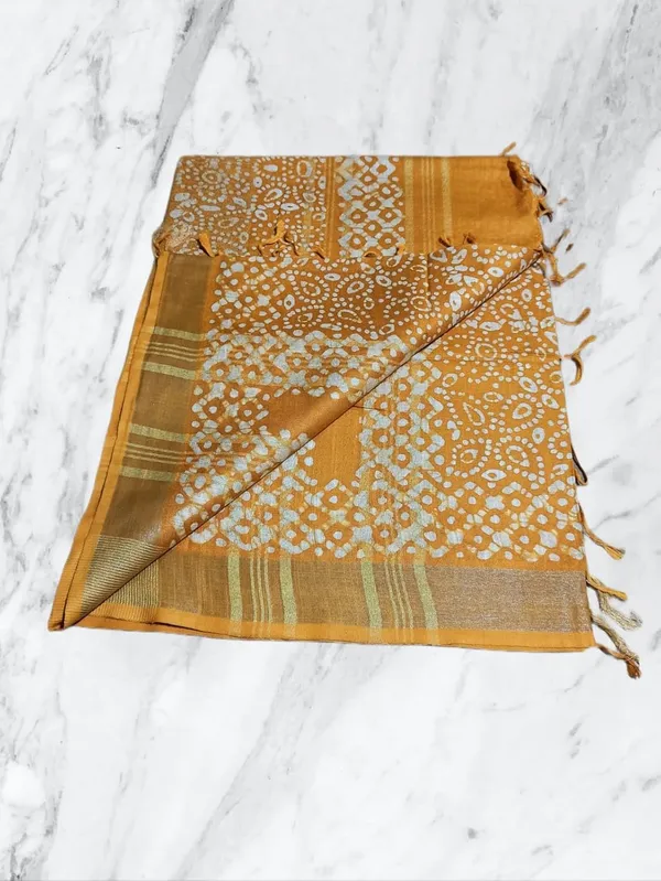 Batik_Golden_Batik_Print_Linen_Slub_Saree_With_Runnig_Blouse_Piece_For_Women