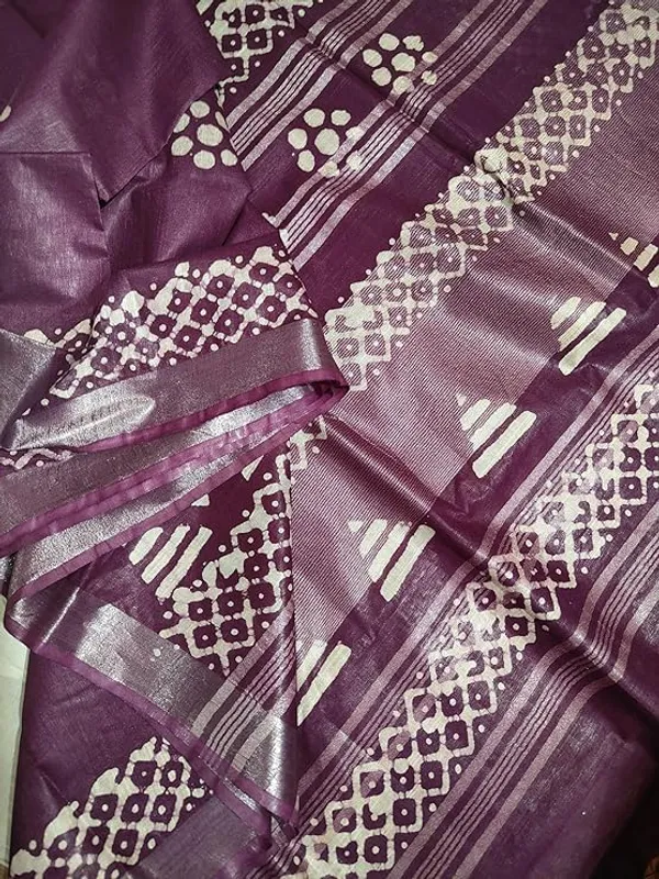 Megenta_Silver_Zari_Border_Cotton_Linen_Saree_With_Hand_Batique_Print_Unstitched_Running_Blouse_Piece_For_Women