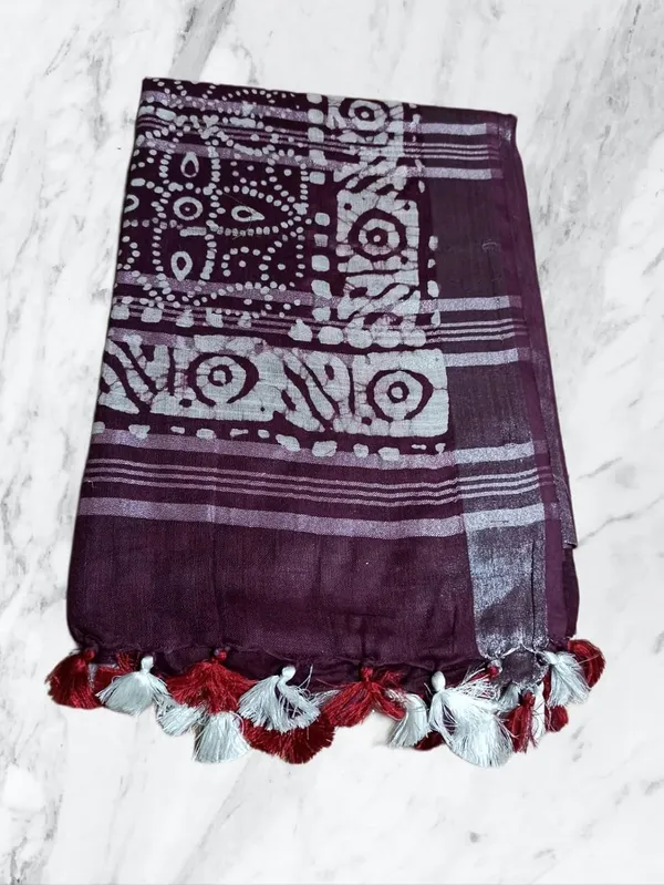 Megenta_Batik_Print_Linen_Slub_Saree_With_Runnig_Blouse_Piece_For_Women