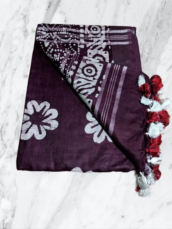 Megenta_Batik_Print_Linen_Slub_Saree_With_Runnig_Blouse_Piece_For_Women