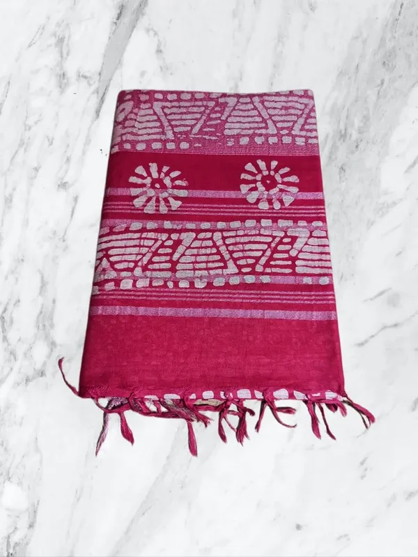 Pink_Batik_Print_Linen_Slub_Saree_With_Runnig_Blouse_Piece_For_Women
