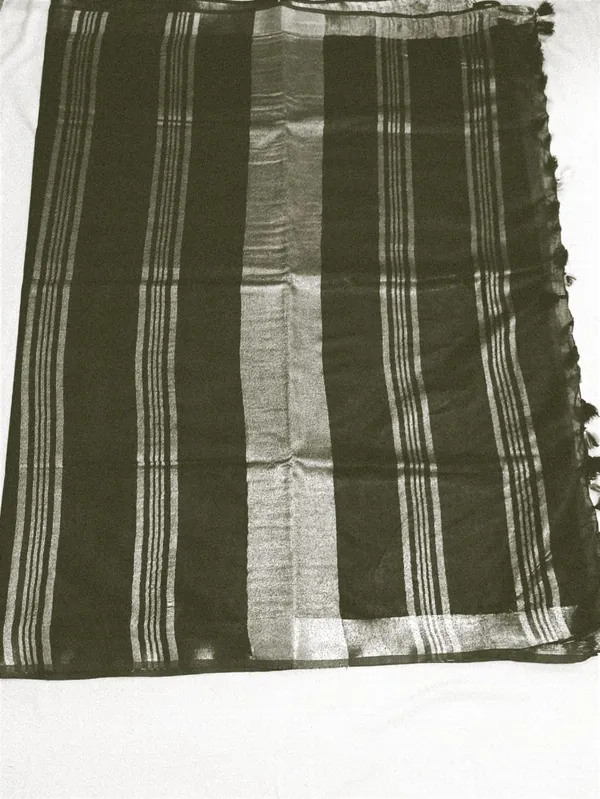 Green_Cotton_Linen_Slub_Saree_With_Unstiched_Running_Blouse_Piece_|_Linen_Slub_Saree_For_Women