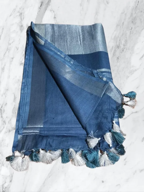 Grey_Linen_Slub_Saree_With_Plain_Zari_Border_Running_Blouse_Piece_For_Women
