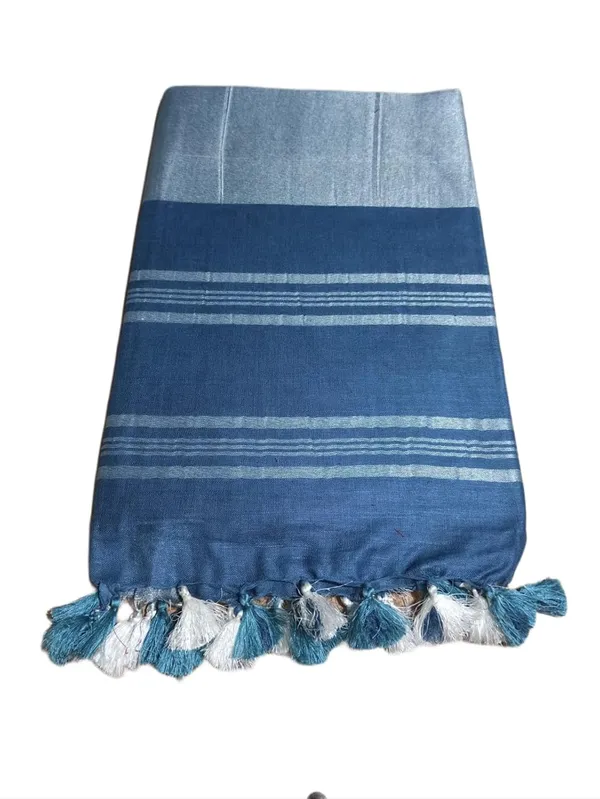 Grey_Linen_Slub_Saree_With_Plain_Zari_Border_Running_Blouse_Piece_For_Women