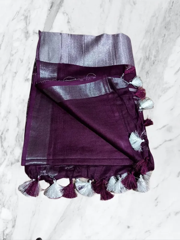 Magenta_Linen_Slub_Saree_With_Plain_Zari_Border_Running_Blouse_Piece_For_Women