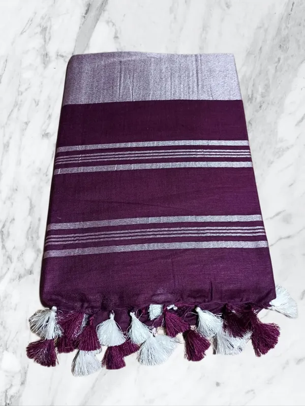 Magenta_Linen_Slub_Saree_With_Plain_Zari_Border_Running_Blouse_Piece_For_Women