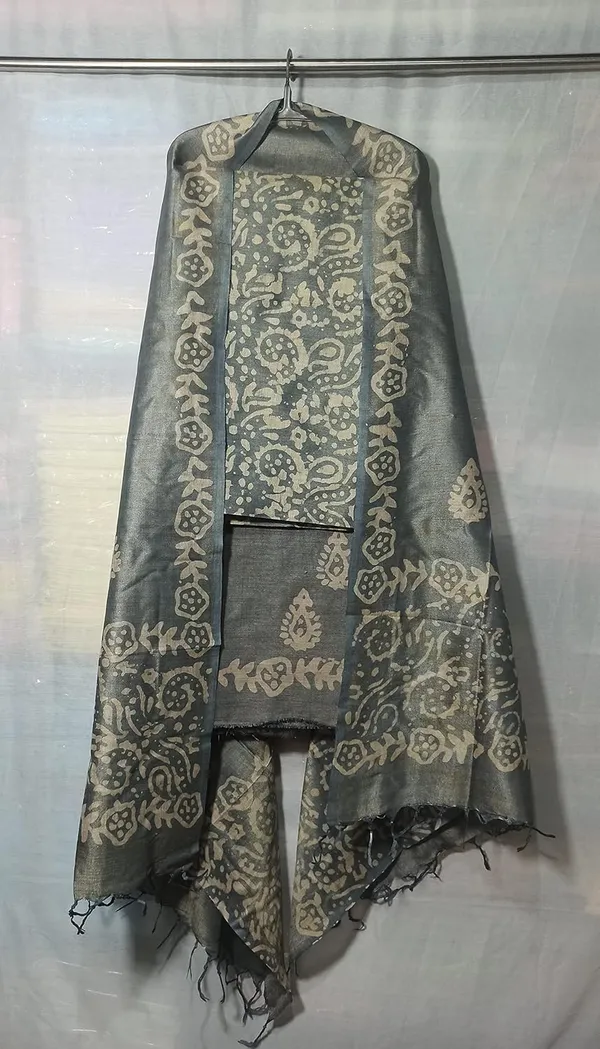 Grey_Cotton_Silk_Batik_Print_Unstitched_Salwar_Suit_Dress_Material_With_Duputta_For_Women