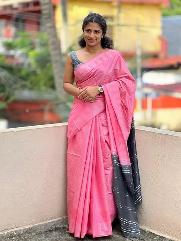 Pink_&_Black_Handwoven_Threads_Weaving_Semi_Tussar_Soft_Silk_Saree_With_Atteched_Blouse_Piece_For_Women