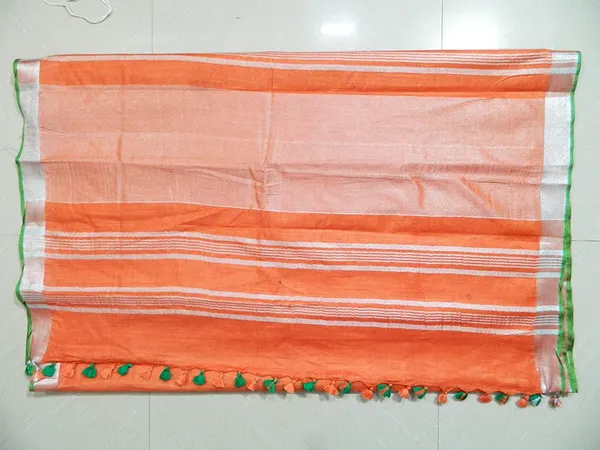 Women's_Linen_Slub_Saree_With_Contrast_Blouse_Piece