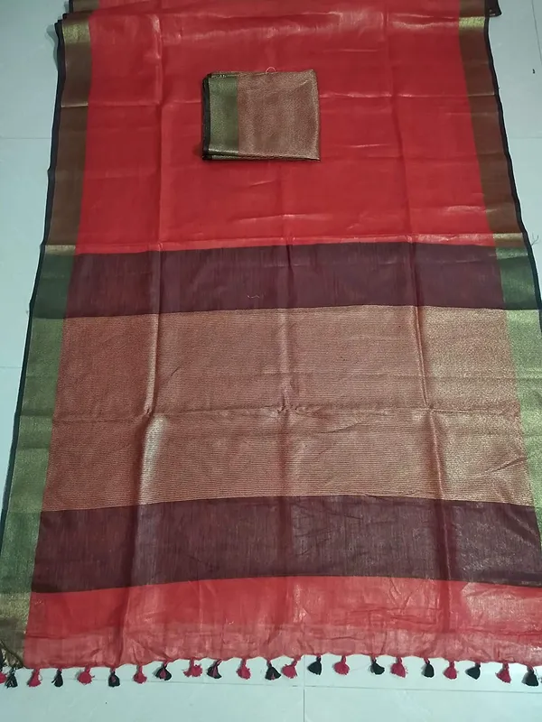 Red_Linen_Saree_With_Contrast_Blouse_Piece_For_Women