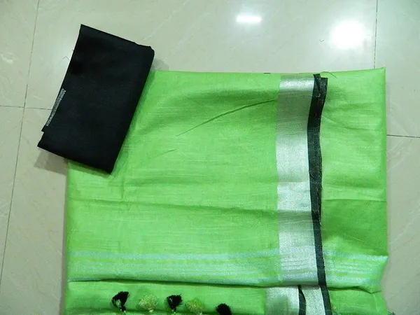 Green_Linen_Slub_Saree_Wih_Contrast_Blouse_Piece_For_Women