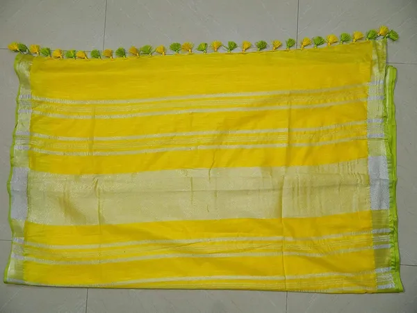 Yellow_Linen_Slub_Saree_Wih_Contrast_Blouse_Piece_For_Women