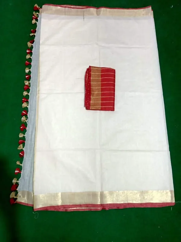 Cream_Linen_Slub_Saree_Wih_Contrast_Blouse_Piece_For_Women
