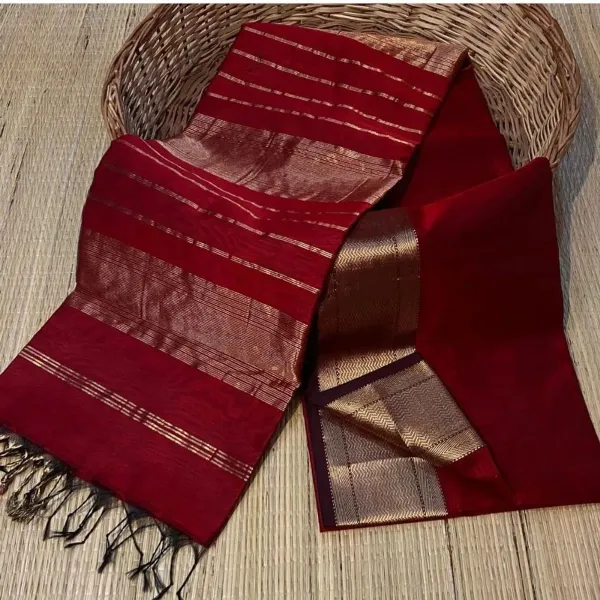 Red_Exquisite_Semi_Silk_Sarees_with_Blouse