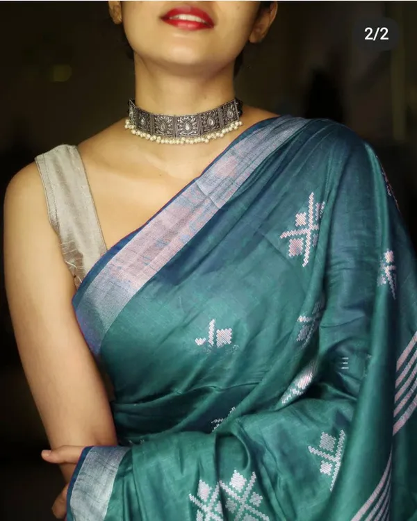 Rama_Green_Handwoven_Threads_Weaving_Semi_Tussar_Soft_Silk_Saree_With_Running_Blouse_Piece_For_Women