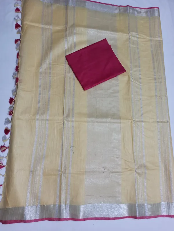 Women's_Linen_Slub_Saree_With_Contrast_Blouse_Piece