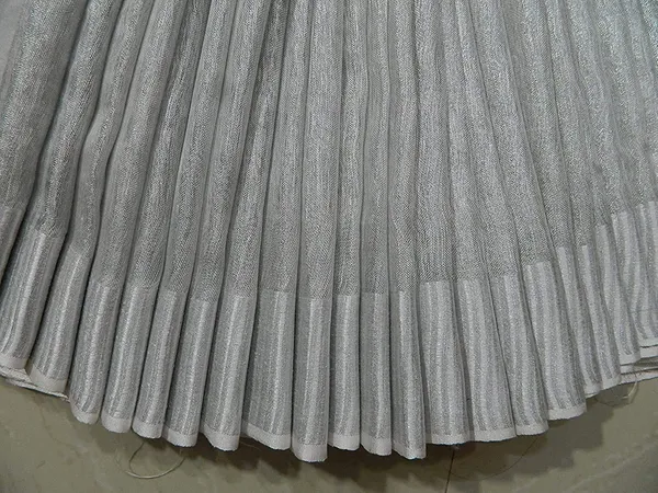 Silver_Tissue_Linen_Saree_Wih_Running_Contrast_Blouse_Piece_For_Women