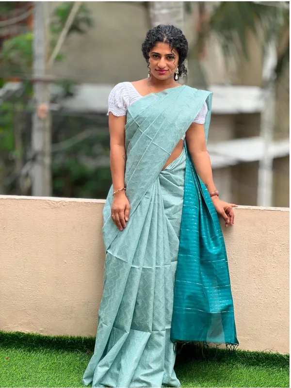 Women's_Handwoven_Threads_Weaving_Semi_Tussar_Soft_Silk_Saree_With_Atteched_Blouse