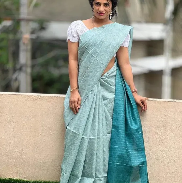 Women's_Handwoven_Threads_Weaving_Semi_Tussar_Soft_Silk_Saree_With_Atteched_Blouse
