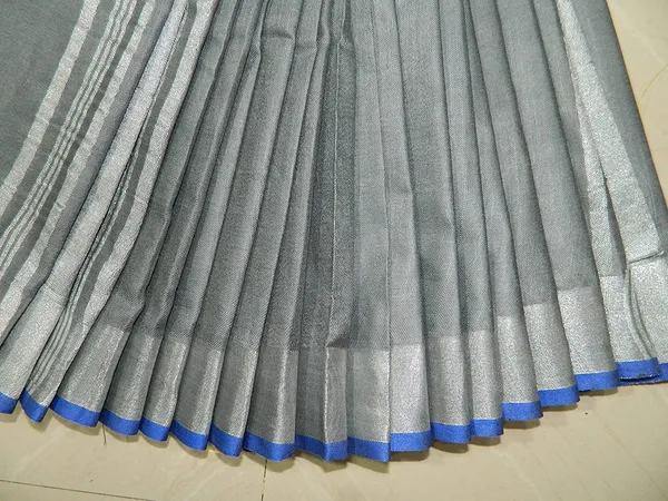 Women's_Linen_Slub_Saree_With_Contrast_Blouse_Piece