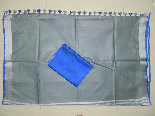 Women's_Linen_Slub_Saree_With_Contrast_Blouse_Piece