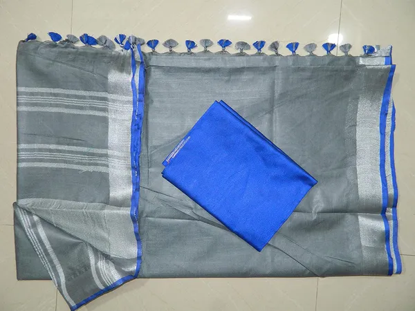 Women's_Linen_Slub_Saree_With_Contrast_Blouse_Piece