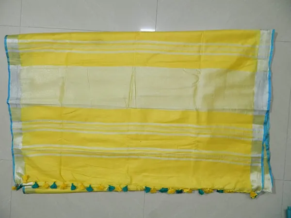 Women's_Linen_Slub_Saree_With_Contrast_Blouse_Piece