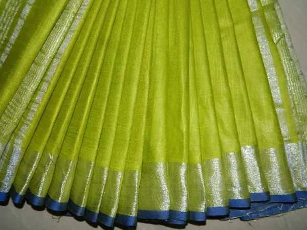 Women's_Linen_Slub_Saree_With_Contrast_Blouse_Piece