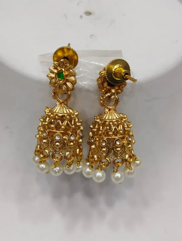 Beautiful_Gold_Finish_Stone_Temple_Necklace_Set