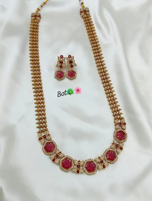 Elegant_Ensemble_Pota_Stone_Necklace_Set