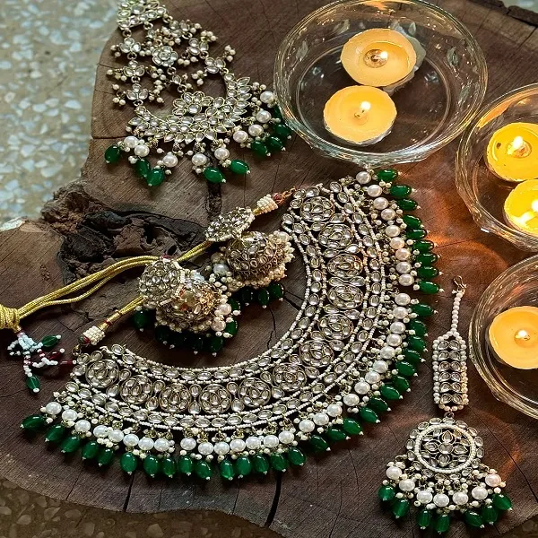 FASHION_Exquisite_Mehndi_polish_Kundan_Bridal_Set_with_Maang_Tikka_and_Earrings.