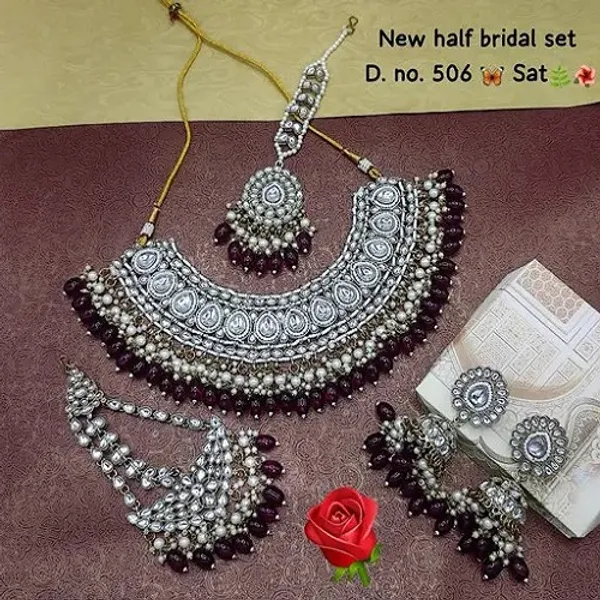 FASHION_Exquisite_White_Kundan_Bridal_Set_with_Maang_Tikka_and_Earrings.