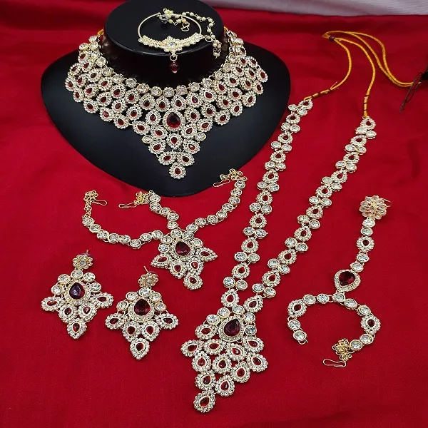 Gold-Plated_Crystals_Embellished_Bridal_Jewellery_Set