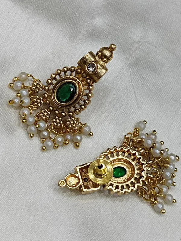 Gold-Plated_Cubic_Zirconia_-Studded_&_Beaded_Jewellery_Set