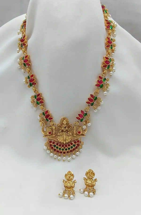 Gold-Plated_Cubic_Zirconia_-Studded_&_Beaded_Jewellery_Set